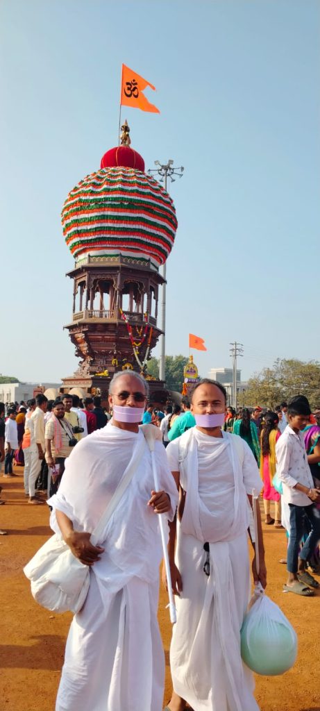 भारतीय दर्शन के दो आध्यात्मिक संतों का सौहार्दपूर्ण मिलन ! दक्षिण भारत के कुंभ मेले यात्रा महोत्सव में जैन मुनि श्री का स्वागत