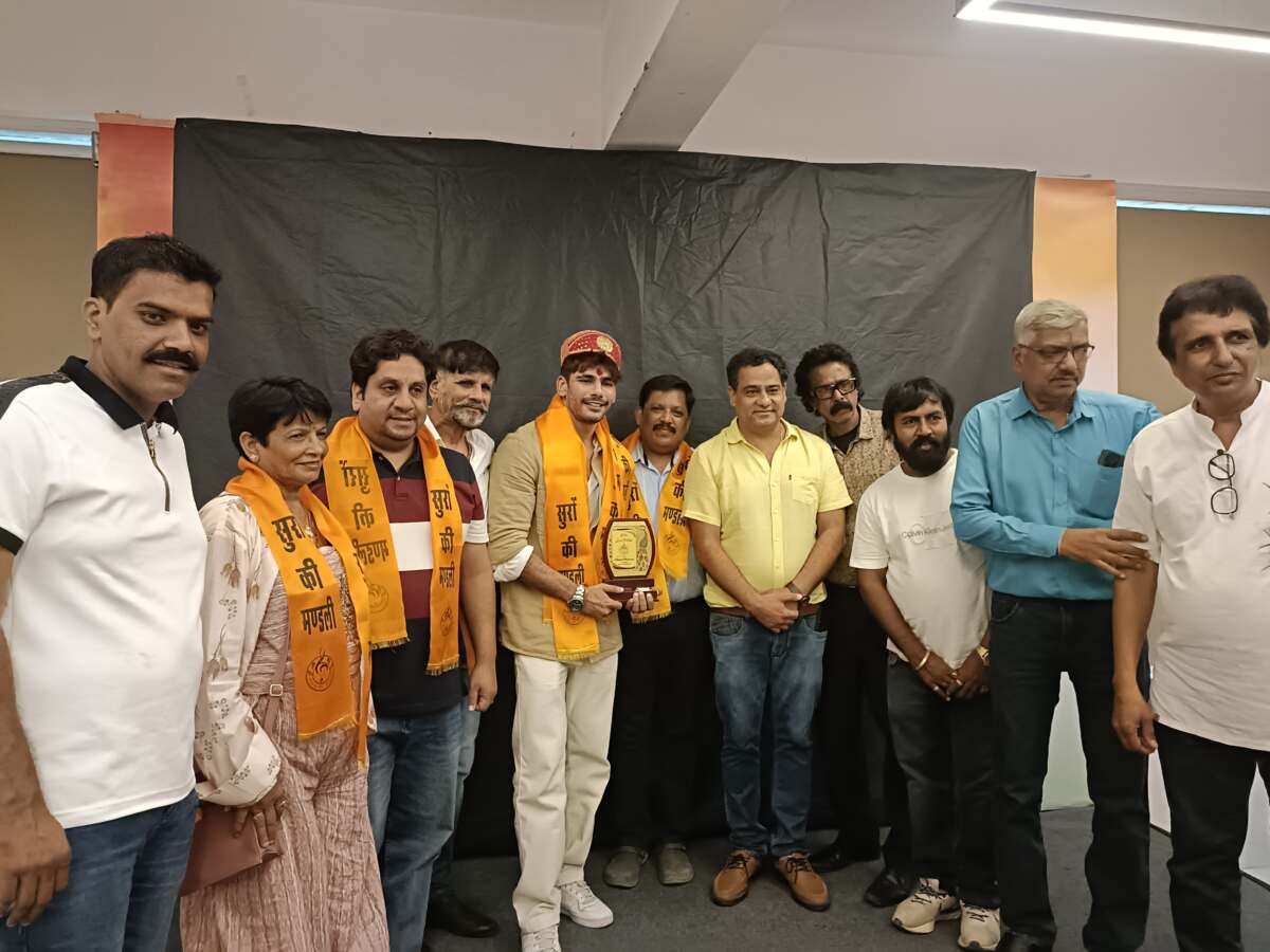 बॉलीवुड में कदम रखने वाले उदयपुर नकुल रोशन सहदेव की पहली फिल्म मर्डरबाद आज होगी रिलीज़